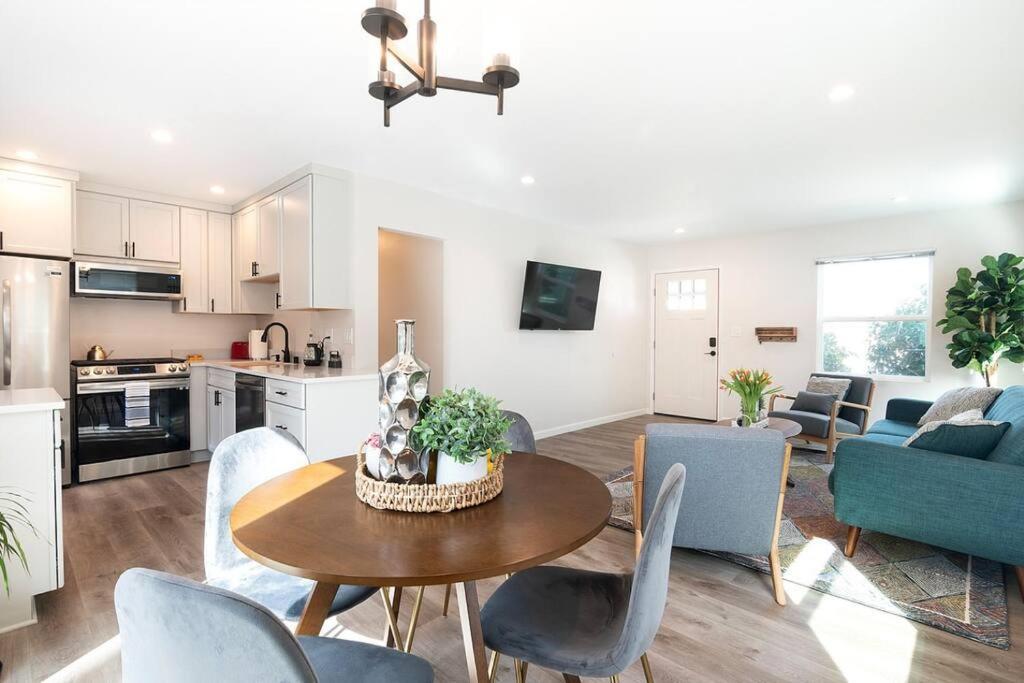 Hébergement de vacances Beautiful 3 Bed 1 Bath Designer + Hot Tub *
